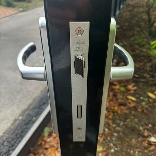 ZaunPV Solartür für ZaunPV Blacksteel inkl. Zwei Stahlpfosten